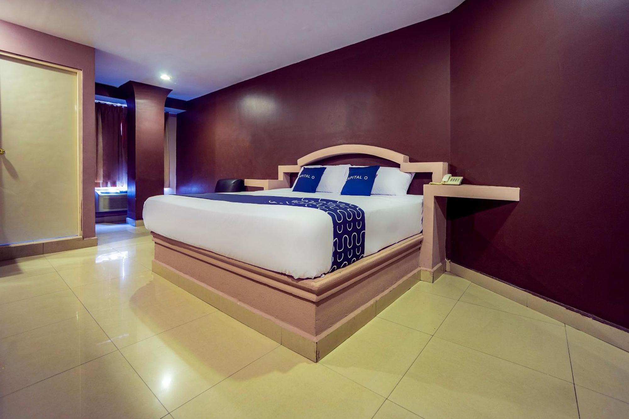 Capital O Hotel Diro, Monterrey Exterior photo